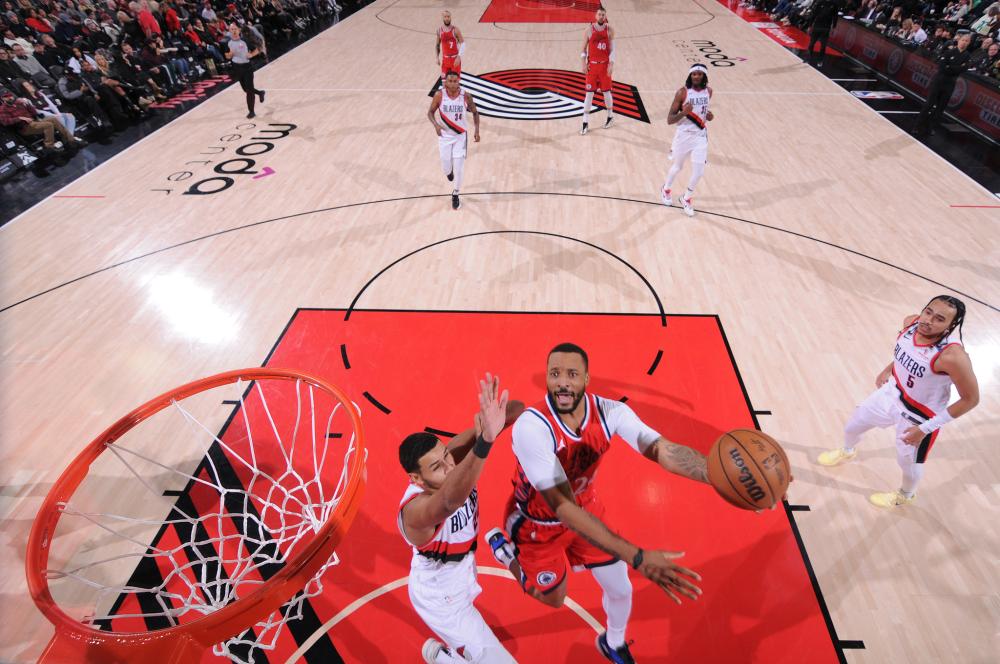 菲尔德凭借 菲尔德凭借