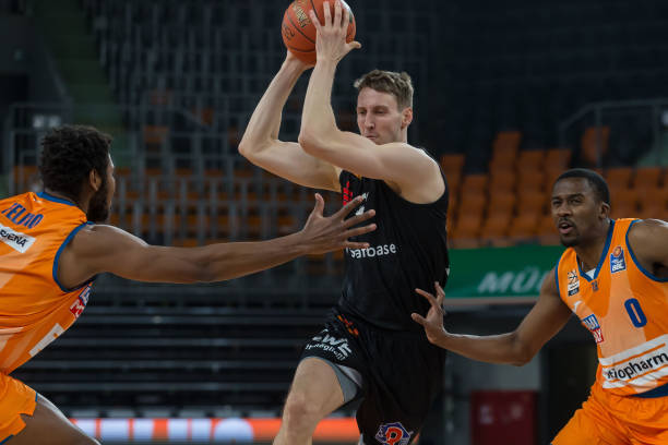 也折射出球 也折射出球