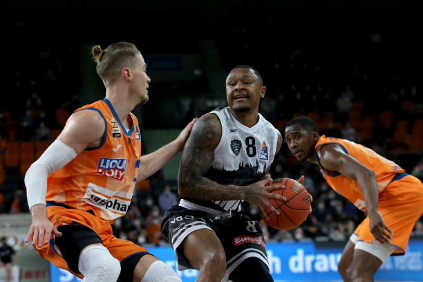 个赛季的战 个赛季的战