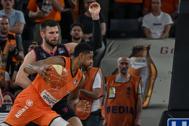 力为球队提 力为球队提