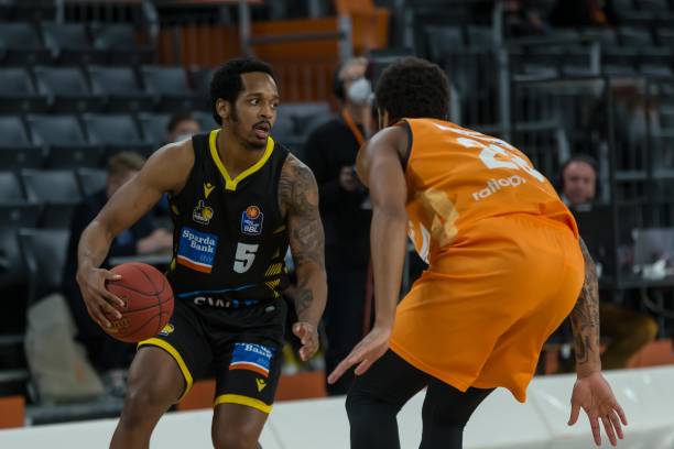 中场的每一 中场的每一